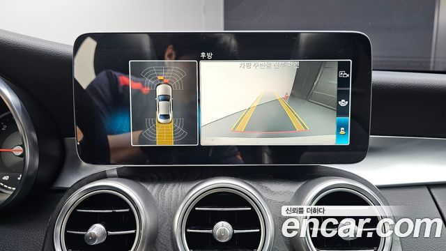 Mercedes-Benz C-Class 2019 — photo 21