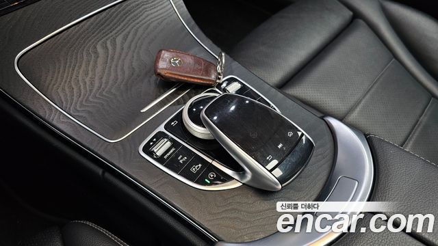 Mercedes-Benz C-Class 2019 — photo 26