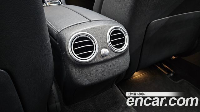 Mercedes-Benz C-Class 2019 — photo 28