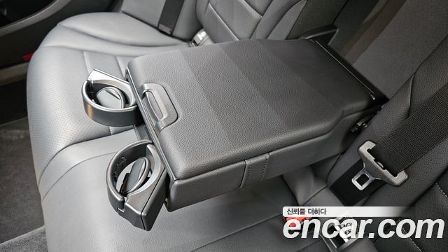 Mercedes-Benz C-Class 2019 — photo 29