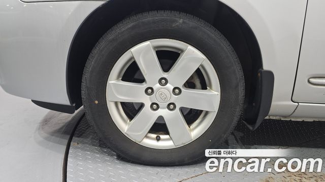 Kia Carens 2008 — photo 5