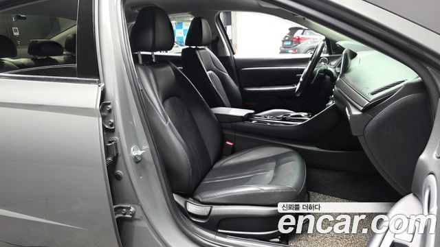 Hyundai Sonata 2022 — photo 11