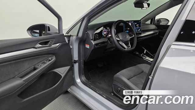 Volkswagen Golf 2025 — photo 13