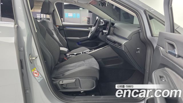 Volkswagen Golf 2025 — photo 17
