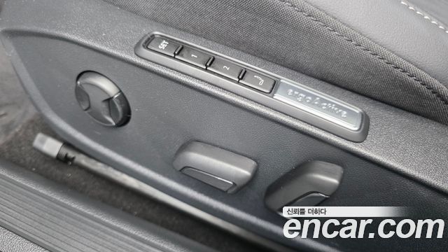 Volkswagen Golf 2025 — photo 24