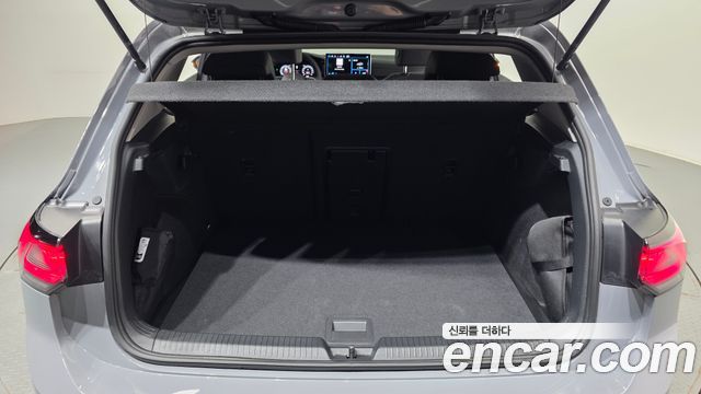Volkswagen Golf 2025 — photo 26