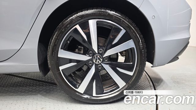 Volkswagen Golf 2025 — photo 7