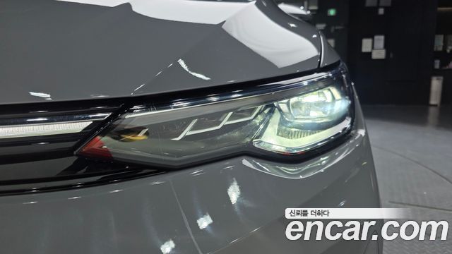 Volkswagen Golf 2025 — photo 8