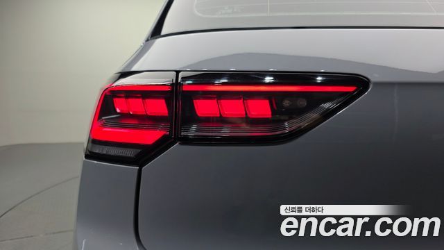 Volkswagen Golf 2025 — photo 9