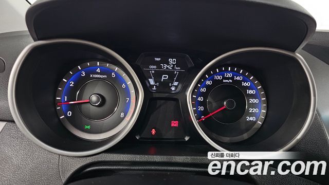 Hyundai AVANTE 2012 — photo 11