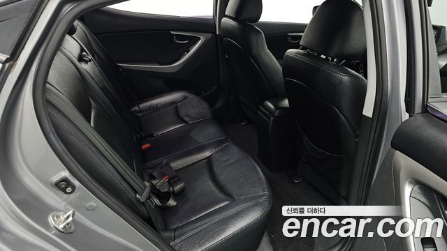 Hyundai AVANTE 2012 — photo 18