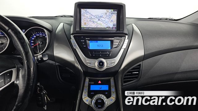 Hyundai AVANTE 2012 — photo 20