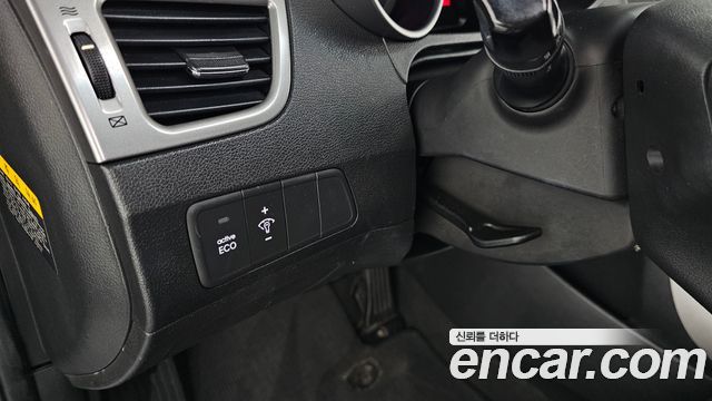 Hyundai AVANTE 2012 — photo 26