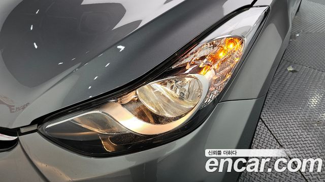 Hyundai AVANTE 2012 — photo 8