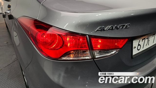Hyundai AVANTE 2012 — photo 9