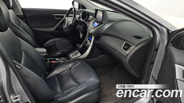 Hyundai AVANTE 2012 — photo 16