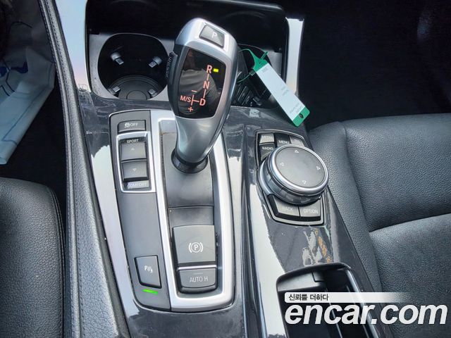 BMW 5-Series 2015 — photo 9