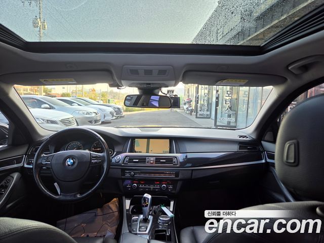 BMW 5-Series 2015 — photo 11