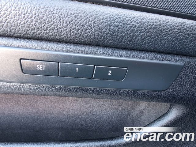 BMW 5-Series 2015 — photo 17