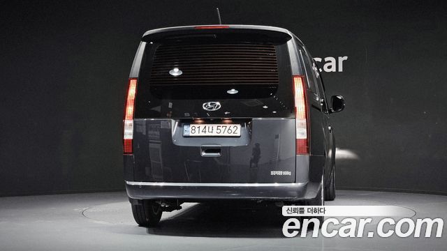 Hyundai Staria 2022 — photo 4
