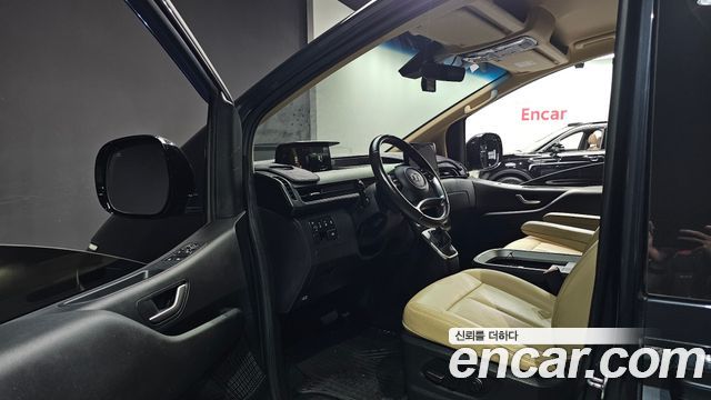 Hyundai Staria 2022 — photo 13