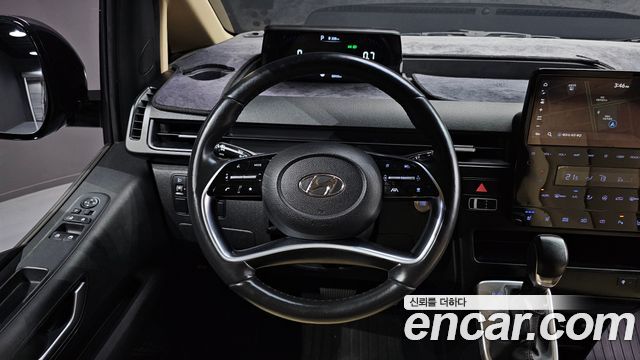 Hyundai Staria 2022 — photo 18