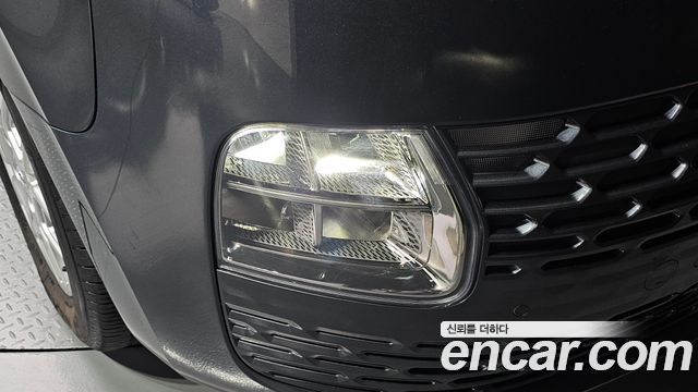 Hyundai Staria 2022 — photo 8