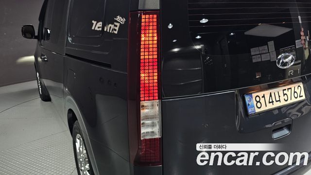 Hyundai Staria 2022 — photo 9