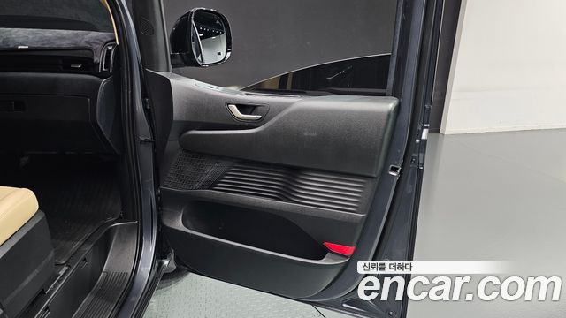 Hyundai Staria 2022 — photo 15