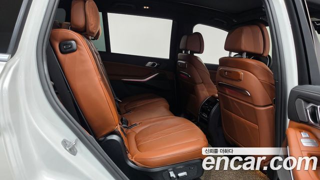 BMW X7 2025 — photo 17