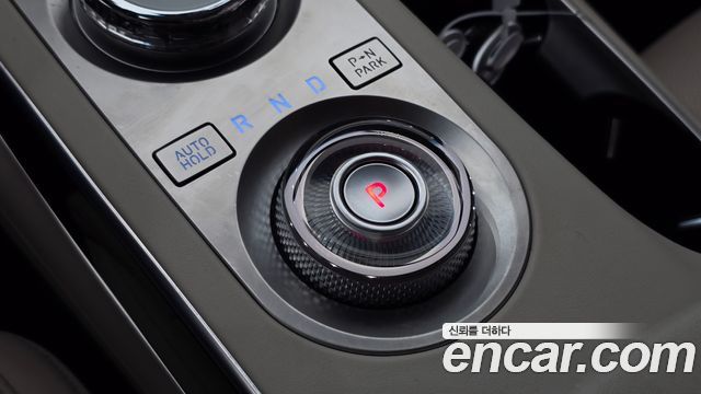 Genesis GV70 2023 — photo 9