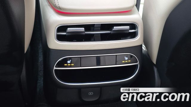 Genesis GV70 2023 — photo 17