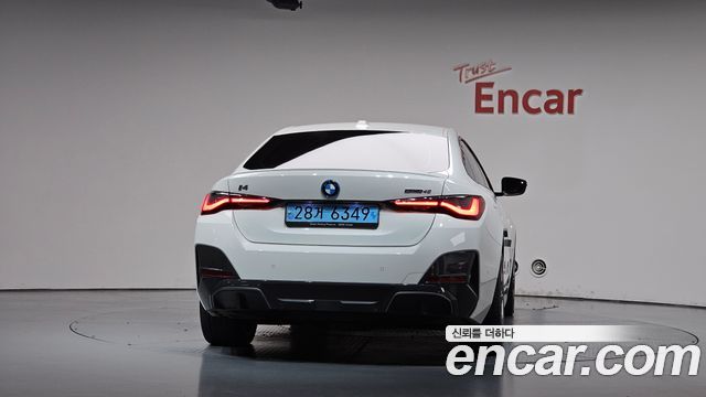 BMW i4 2023 — photo 4