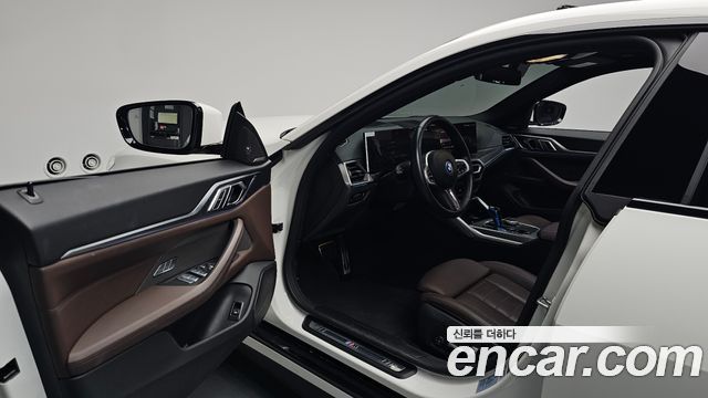BMW i4 2023 — photo 13