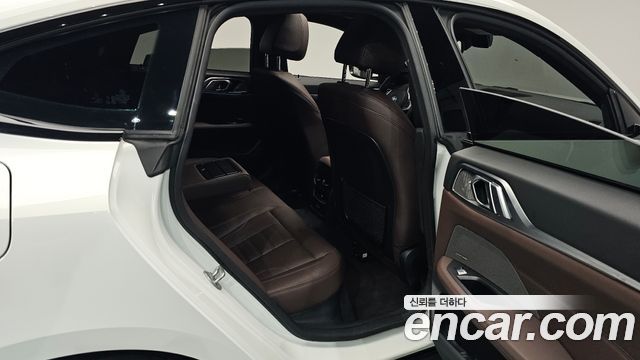 BMW i4 2023 — photo 18