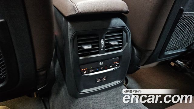 BMW i4 2023 — photo 25