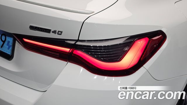 BMW i4 2023 — photo 9