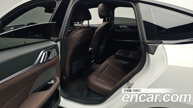 BMW i4 2023 — photo 16