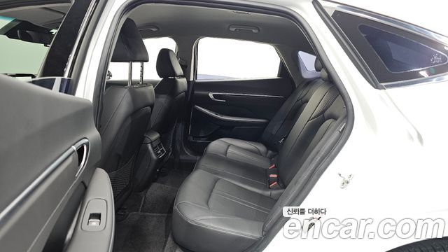Hyundai Sonata 2022 — photo 11