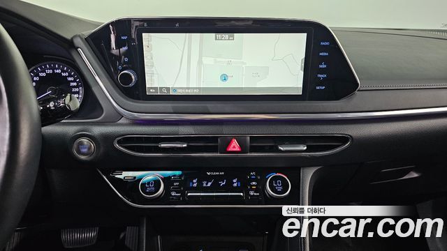 Hyundai Sonata 2022 — photo 16
