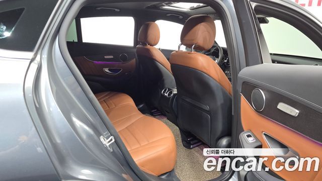 Mercedes-Benz GLC-Class 2023 — photo 17