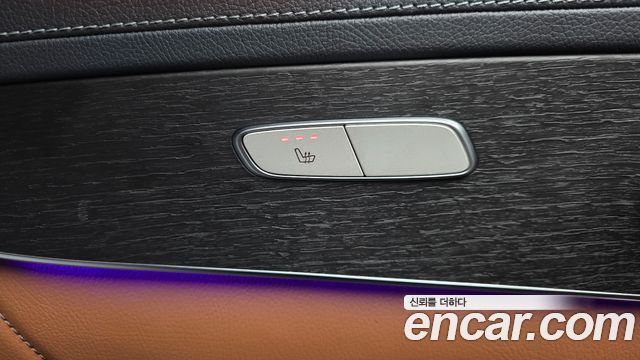 Mercedes-Benz GLC-Class 2023 — photo 27