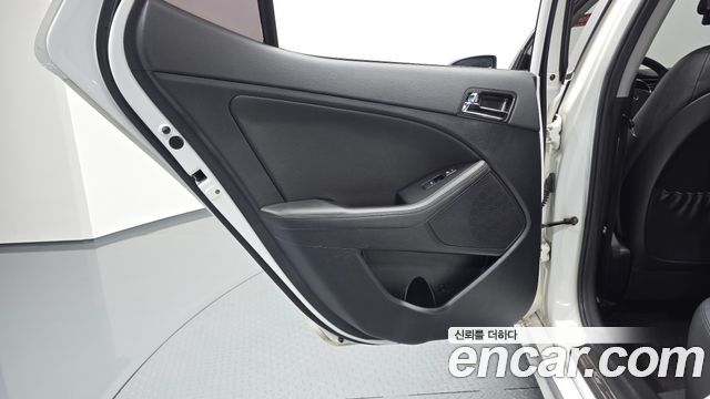 Kia K5 2013 — photo 15