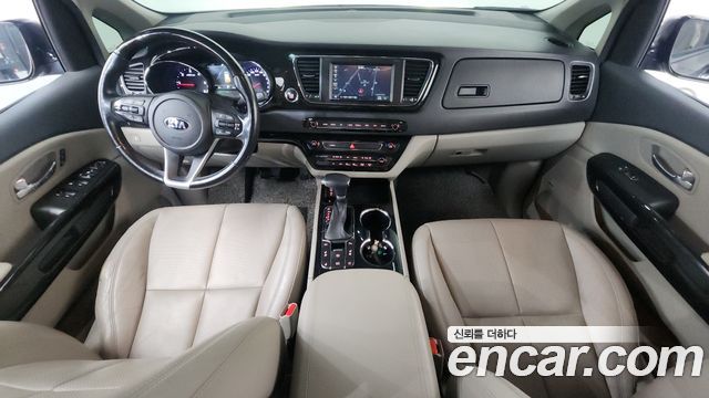 Kia Canival 2019 — photo 10