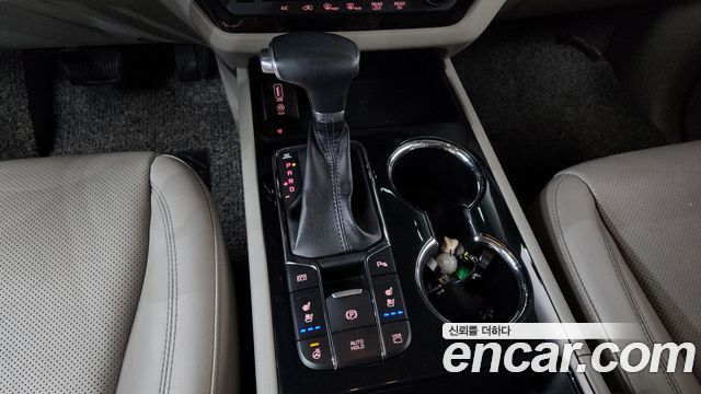 Kia Canival 2019 — photo 12