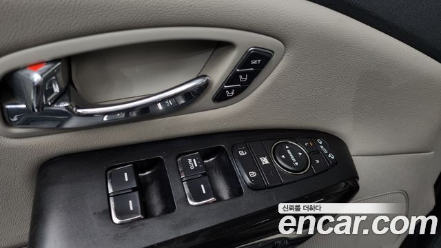 Kia Canival 2019 — photo 28