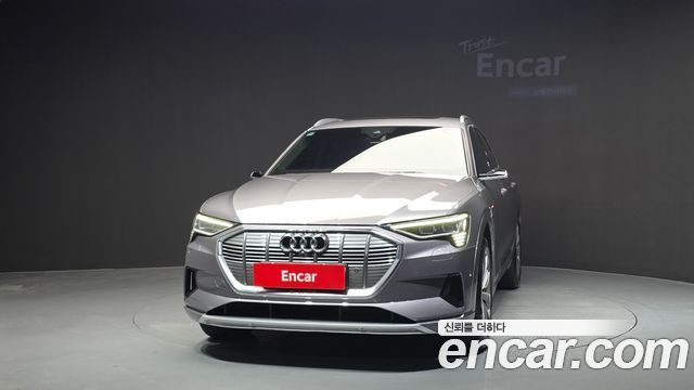Audi e-tron 2022 — photo 3