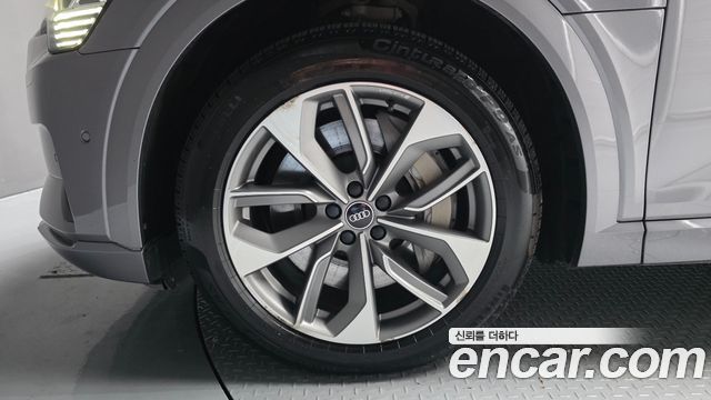 Audi e-tron 2022 — photo 5