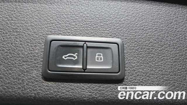 Audi e-tron 2022 — photo 22