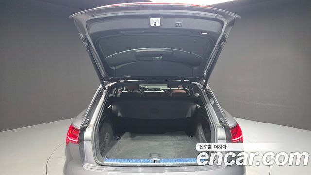 Audi e-tron 2022 — photo 23